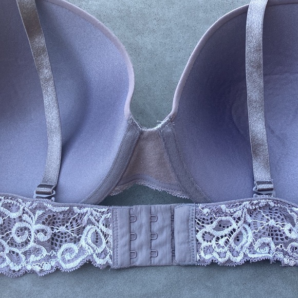 ⚜️MaidenForm Gray and White Lace Padded Bra! - Picture 3 of 5
